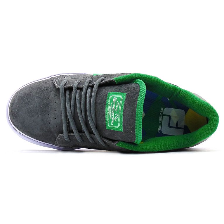 tenis verde bandeira