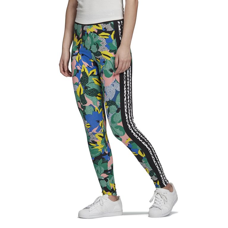 tennis court bold adidas